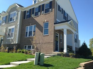 3301 Coral Ln, Glenview, IL