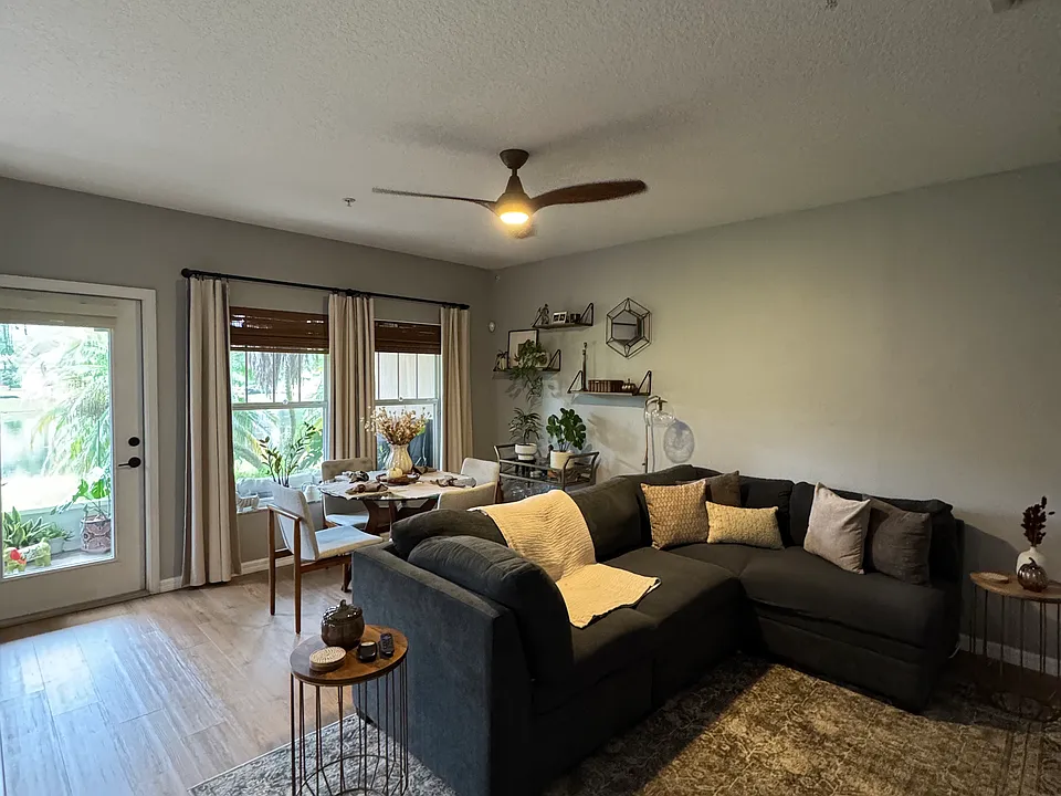 9855 Tivoli Villa Dr