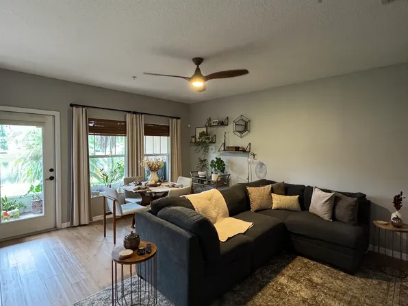 9855 Tivoli Villa Dr, Orlando, FL 32829