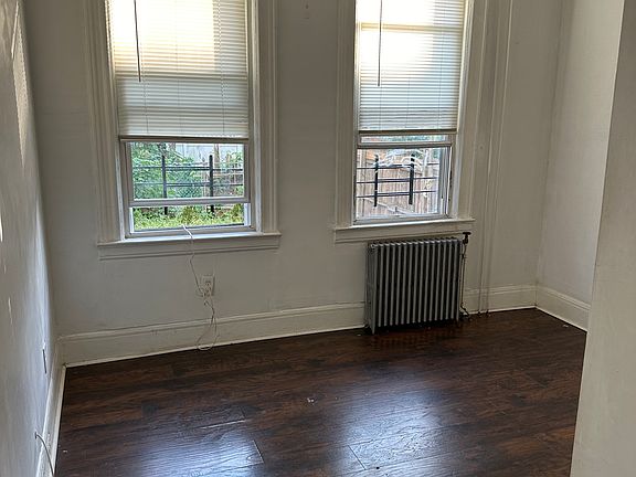 2nd image of 211 Lexington Ave #1R