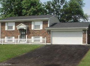 255 Highland Dr, Radcliff, KY 40160