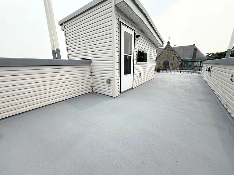 2923 Gerritt St — Photo 33