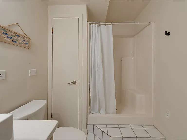 3700 Lindsey Ln — Photo 13