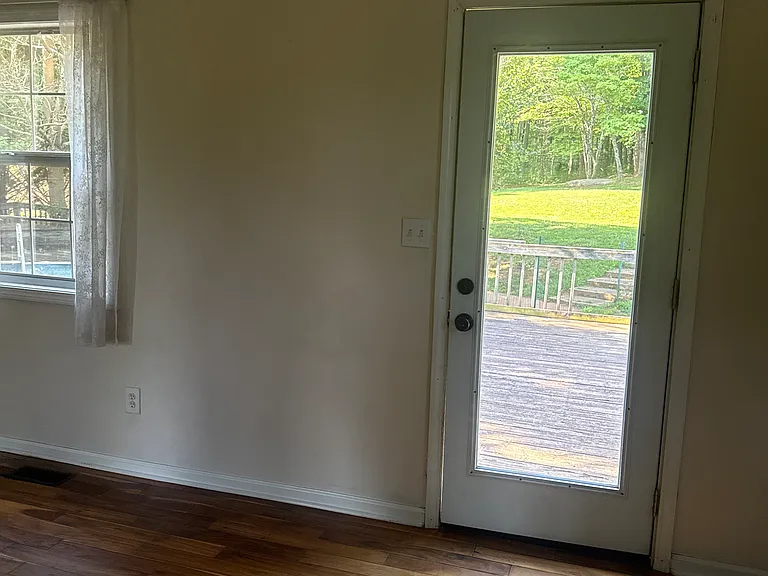 343 Hobson Dr — Photo 4