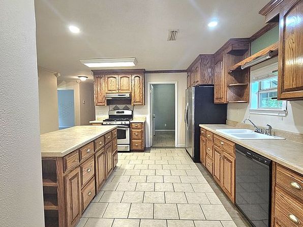 1070 County Road 200