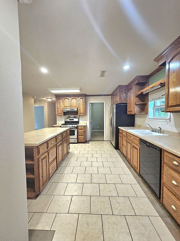 1070 County Road 200 - Property Image