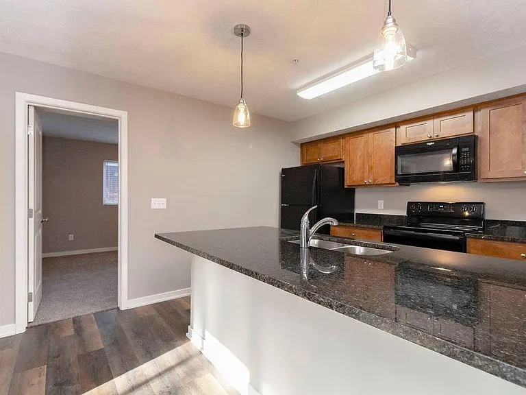 2410 Lynn St #3 — Photo 9