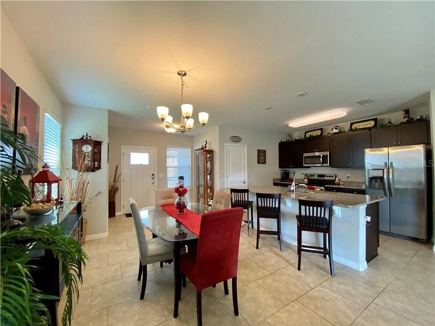 Awesome townhome in Resort Style Conmuunity — Photo 3