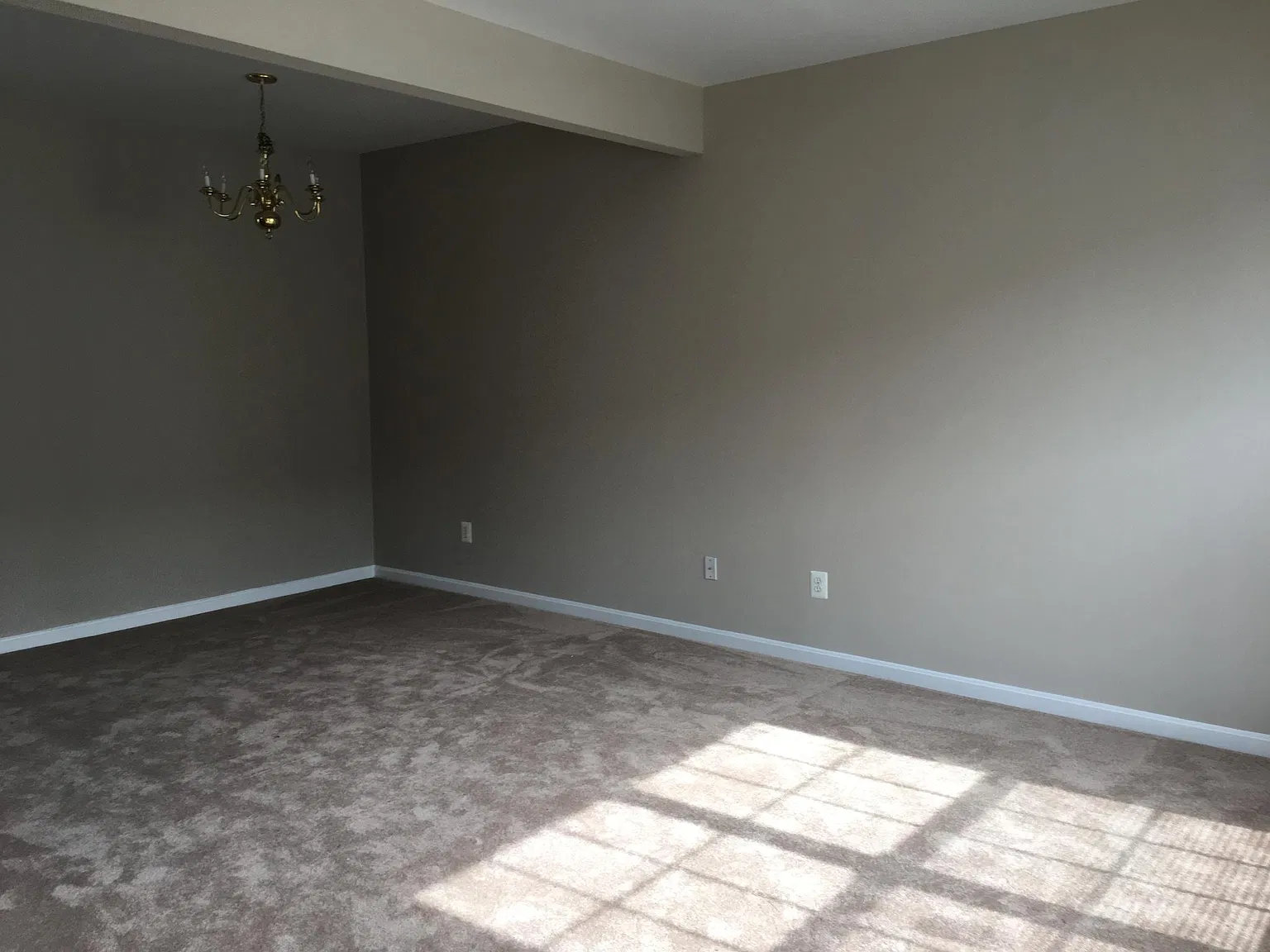 3 bed, 3.5 bath, 1828 sqft, $3,200 — Photo 4