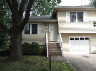 7532 Kay Lynn Rd, Overland Park, KS 66223