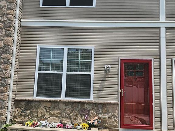 2nd image of 19 Rowand Way E