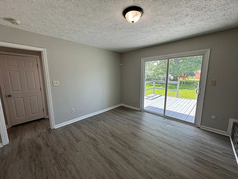 9634 Meadowlark Dr — Photo 16