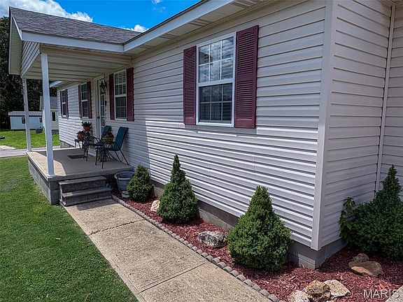2nd image of 523 Sunny Valley Ln