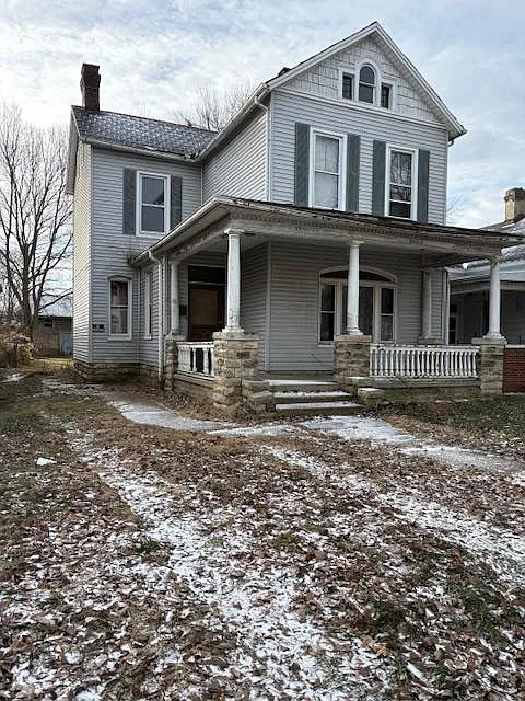 330 E Water St photo 1