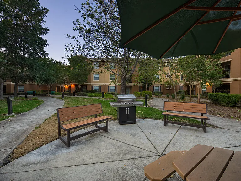 Vintage Chateau | Affordable 55+ Senior Apartments — Photo 9