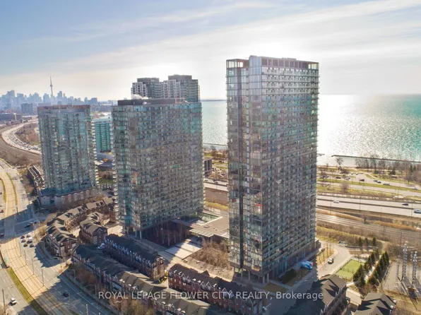 105 The Queensway #415, Toronto, ON M6S 5B5