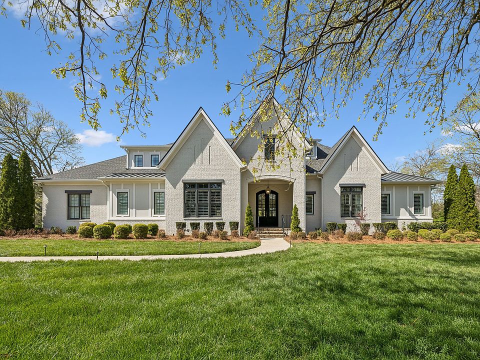 1st image of 403 Cornwall Dr