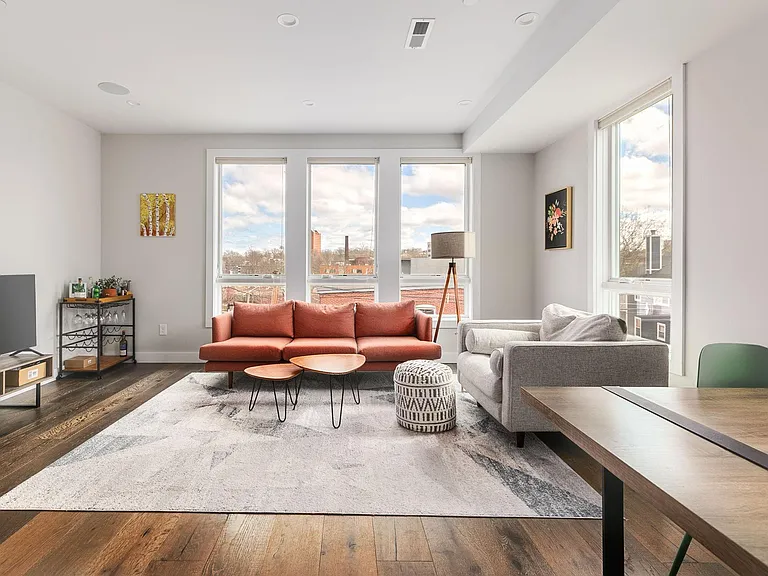 17 Chestnut Ave #3 — Photo 1