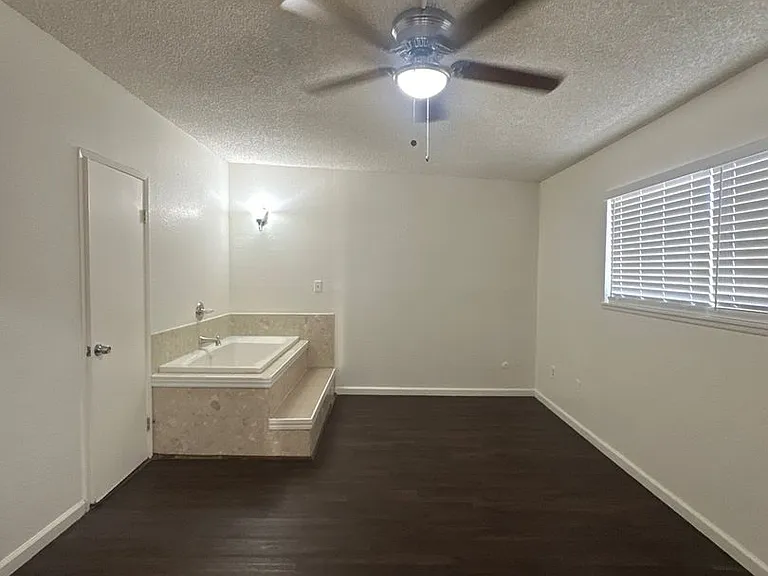 3608 Sampson Ct #B — Photo 6
