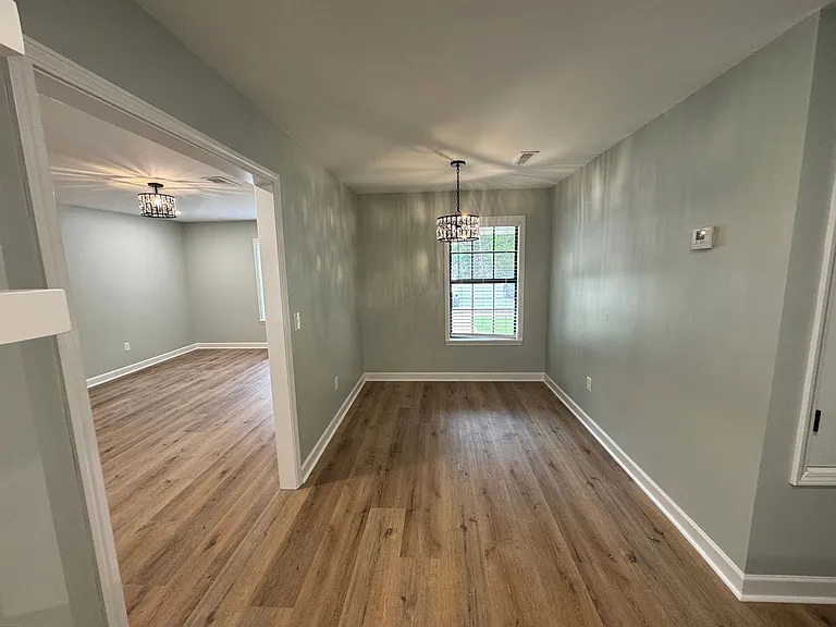 1896 Skyline Dr — Photo 5