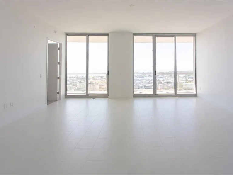 400 Central Ave #2906 — Photo 8