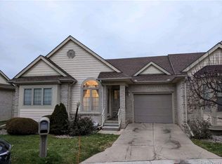 40 Hickory Ct, Dearborn Heights, MI 48127