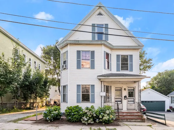 32 Bourne St, Lowell, MA 01852