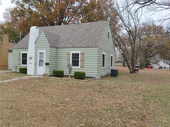 504 S Summit St, Girard, KS 66743