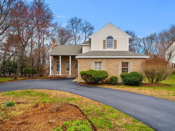 1 Briarwood Ln, Burlington, MA 01803