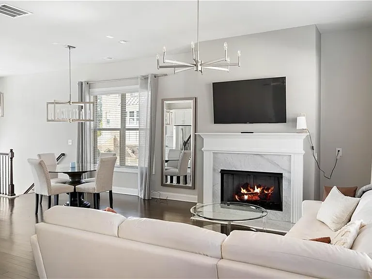 1302 Harris Way — Photo 16