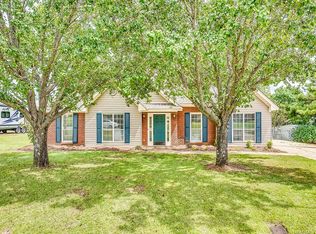 56 Old Orchard Rd, Deatsville, AL 36022