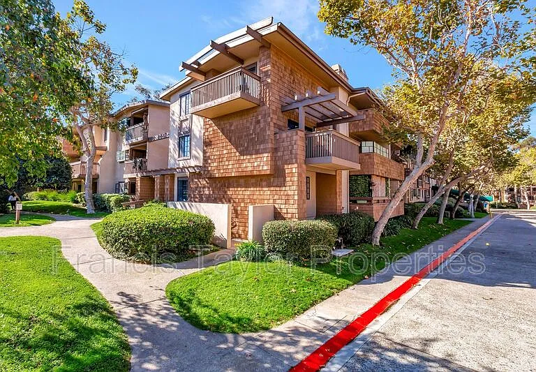 8840 Villa La Jolla Dr #211 — Photo 4