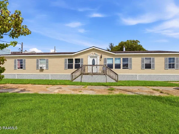 215 Guillot Rd, Youngsville, LA 70592