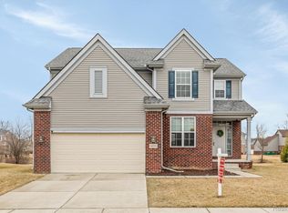 14231 Woodgrove Dr, Belleville, MI