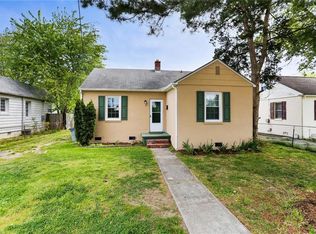 8 Gibson Rd, Hampton, VA 23669