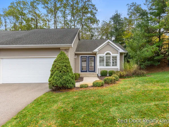 1814 Corville Ct NW, Grand Rapids, MI 49504