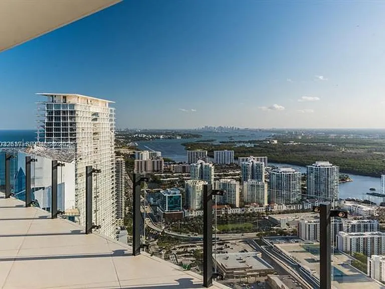 17141 Collins Ave #CU-4602 — Photo 2