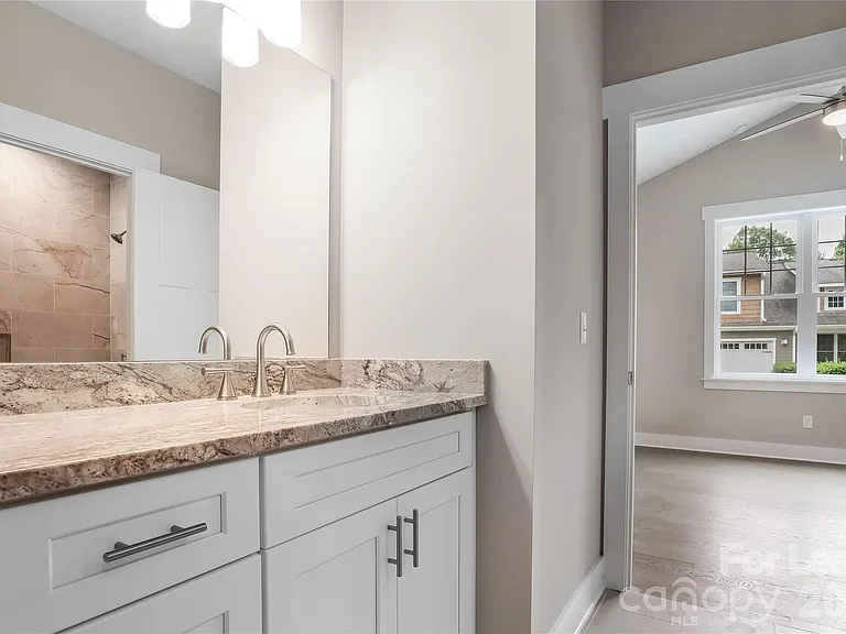48 Creekside View Dr — Photo 15