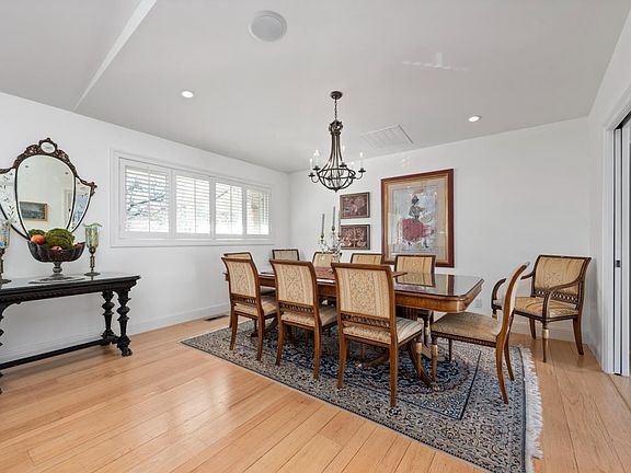 4th image of 1310 Hillview Dr
