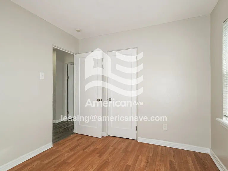 849916_012_bedroom_14266257.jpg