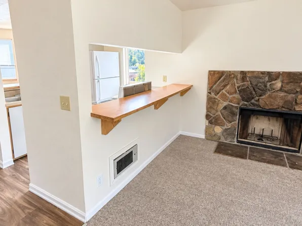 Not Your Typical Apartment Discover Townhouse-Style Living at Sunset Square!, 1400 Union Ave NE #A-206, Renton, WA 98059