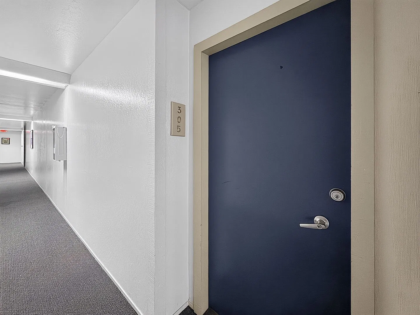 Nice Top Floor Unit Located in the Desired Greenwood Condominiums is Available Now! — Photo 3