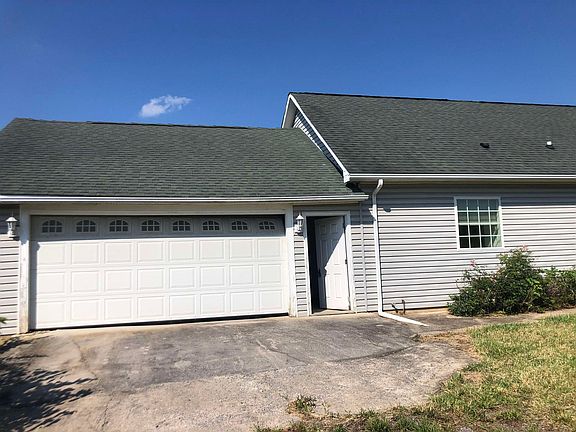 4th image of 26 Curly Willow Ln