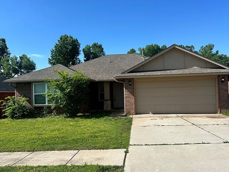 9312 Peachtree Ln — Photo 2