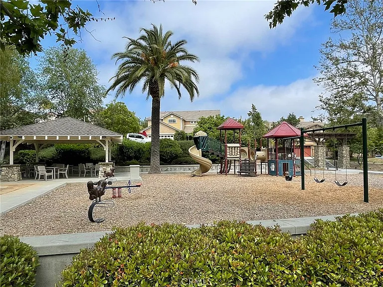 27139 Tube Rose St — Photo 24