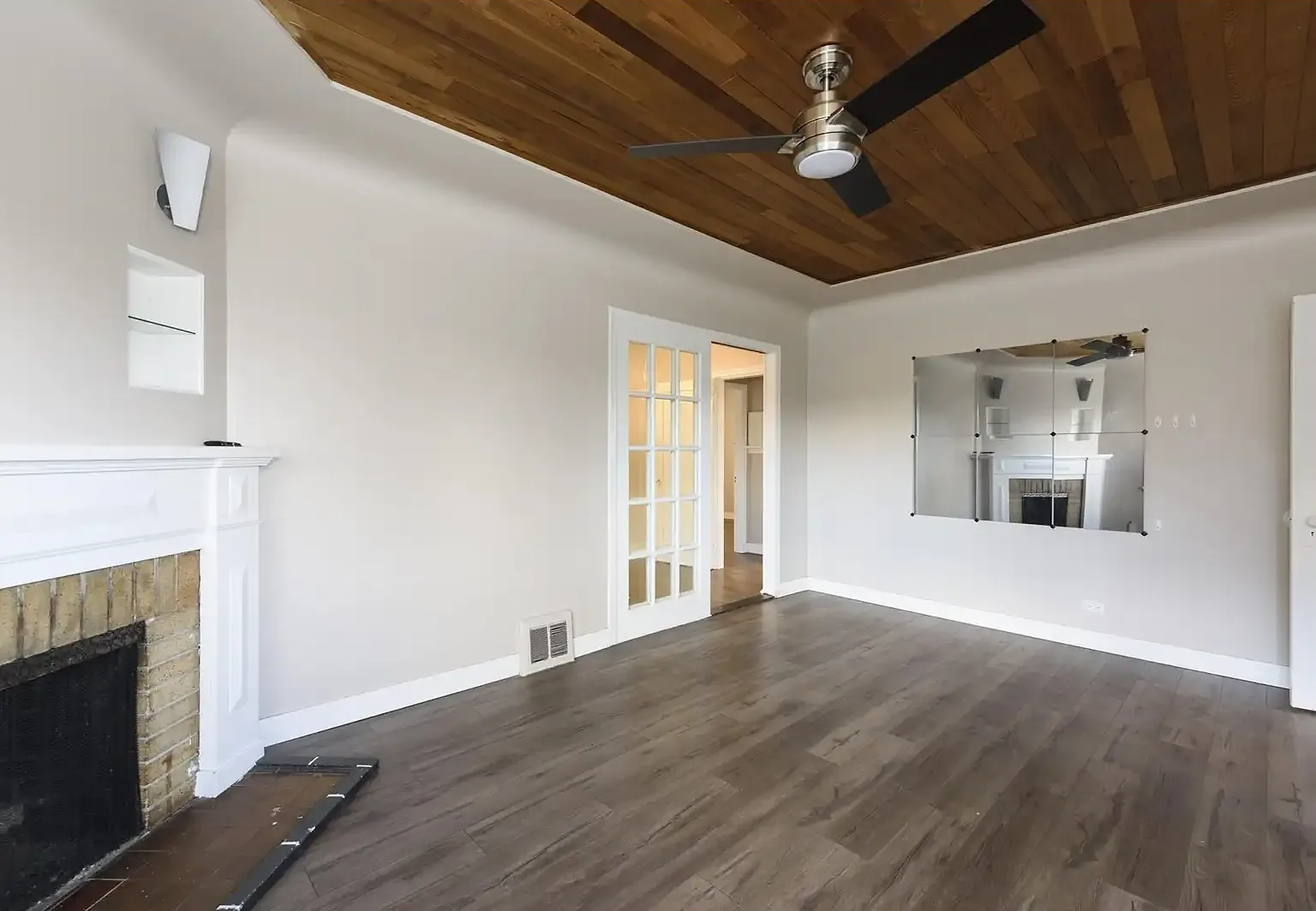 2 bed, 847 sqft, $2,999 — Photo 2
