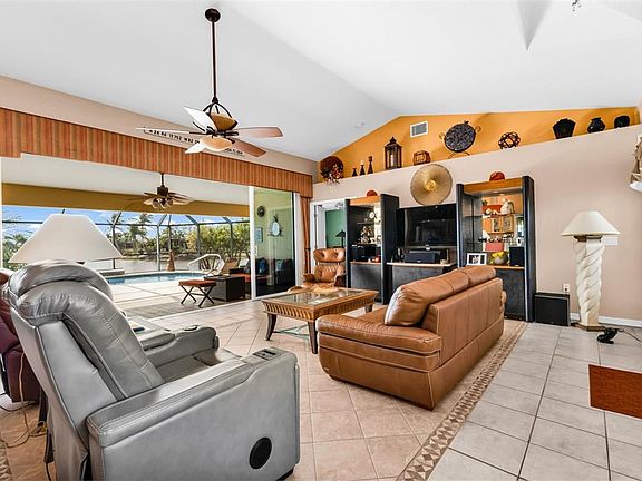 4th image of 24069 Cedar Rapids Rd