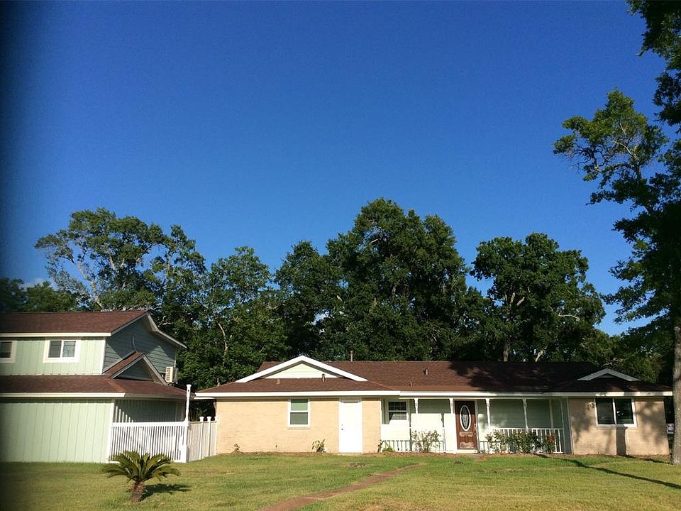 1st image of 302 Park Dr