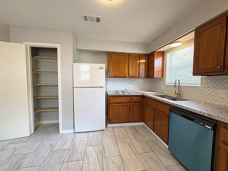 3602 4th St — Photo 2