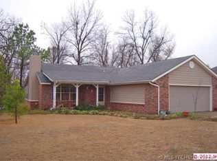 320 W 47th Pl, Sand Springs, OK 74063